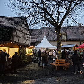 csm_Adventsmarkt_-_außen_52d01b36f6